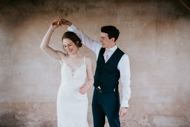 The Ashes Barns Wedding Venue > Hannah & Ric