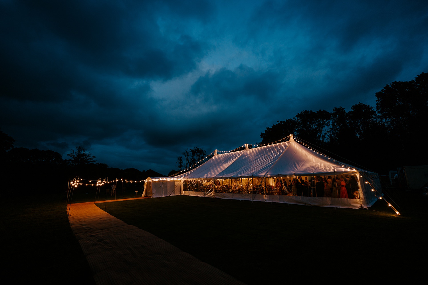 marquee wedding on penrice castle estate 0082